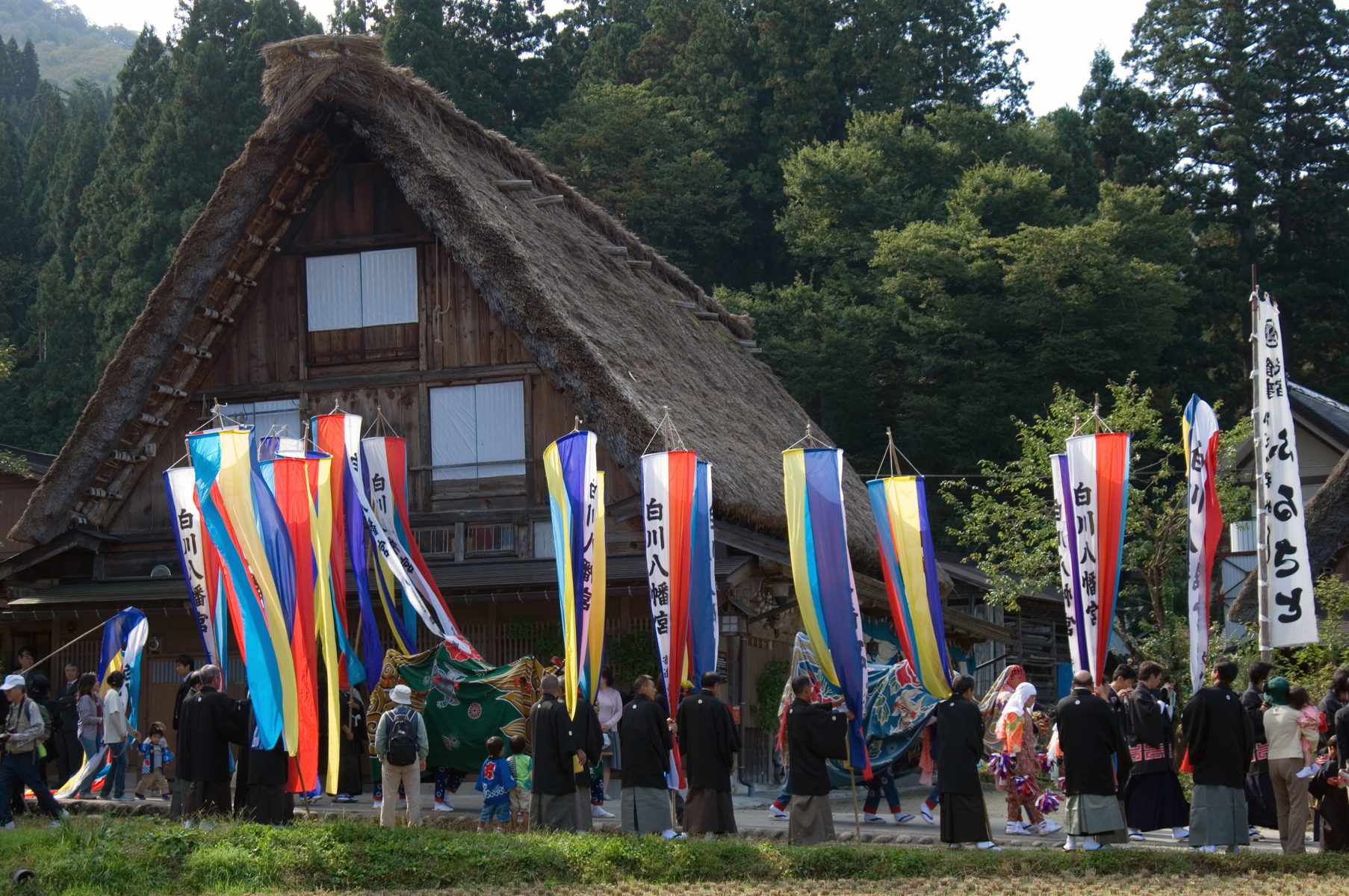 お酒が振舞われる！？白川郷の『どぶろく祭り』とは | 深山豆富店公式 